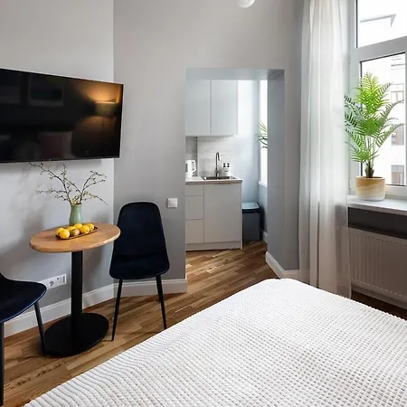 Stylish Gateway I Queen Bed & Relaxing Апартаменти Рига