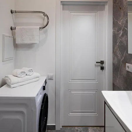 Stylish Gateway I Queen Bed & Relaxing Рига