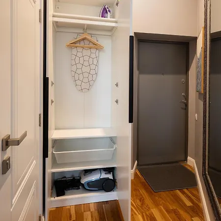Stylish Gateway I Queen Bed & Relaxing