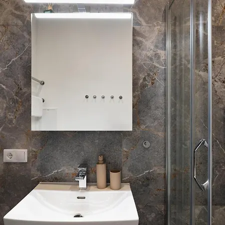 Stylish Gateway I Queen Bed & Relaxing Apartman Riga